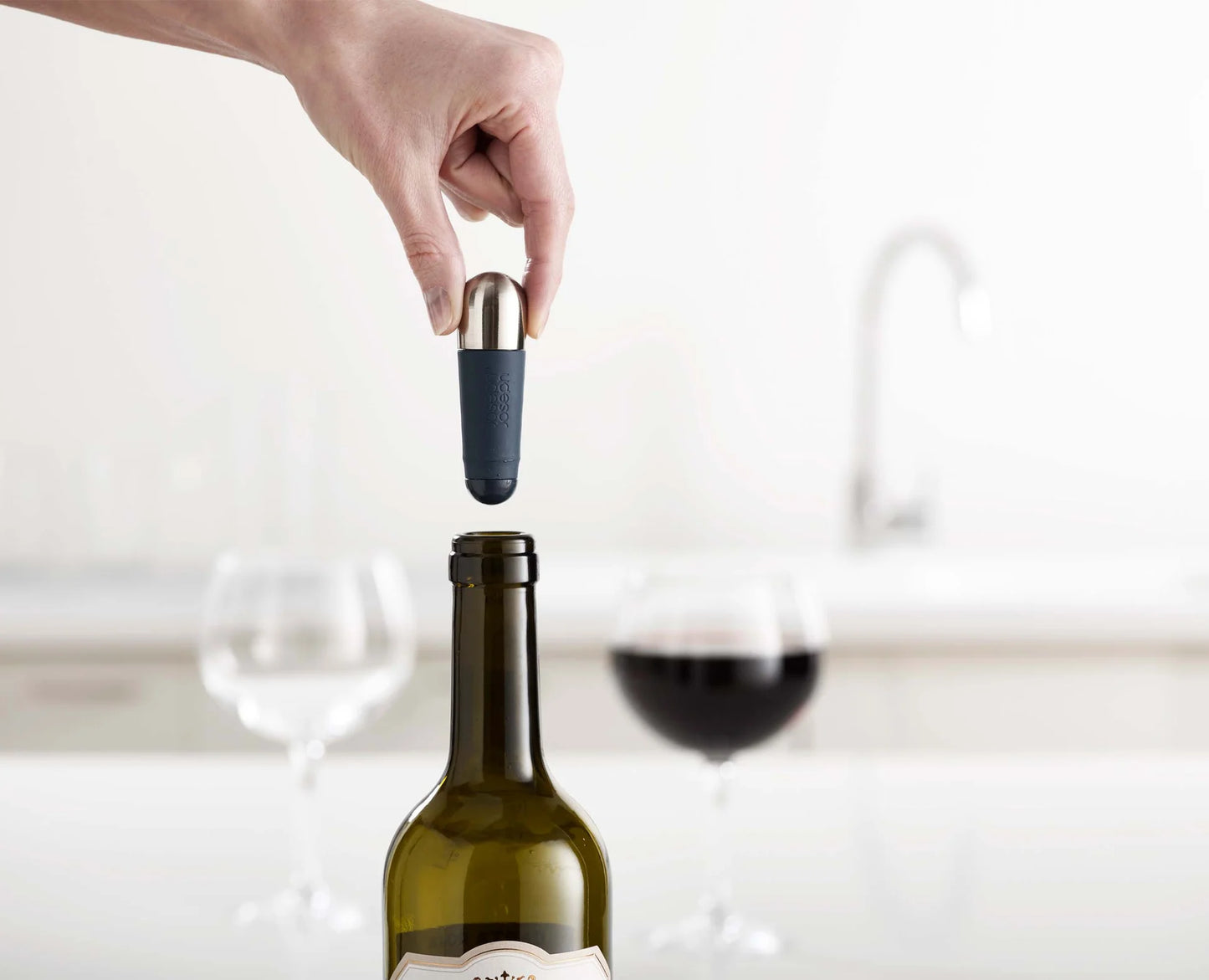 Barwise Twist-Lock Wine Stoppers