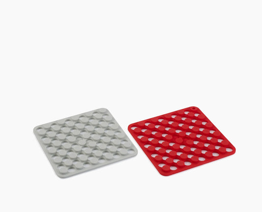 DUO Spot-On Set Of 2 Silicone Trivets (Square) - Grey/Red